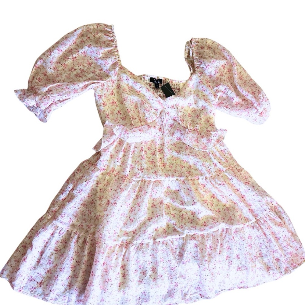 NWT Trixxi floral dress